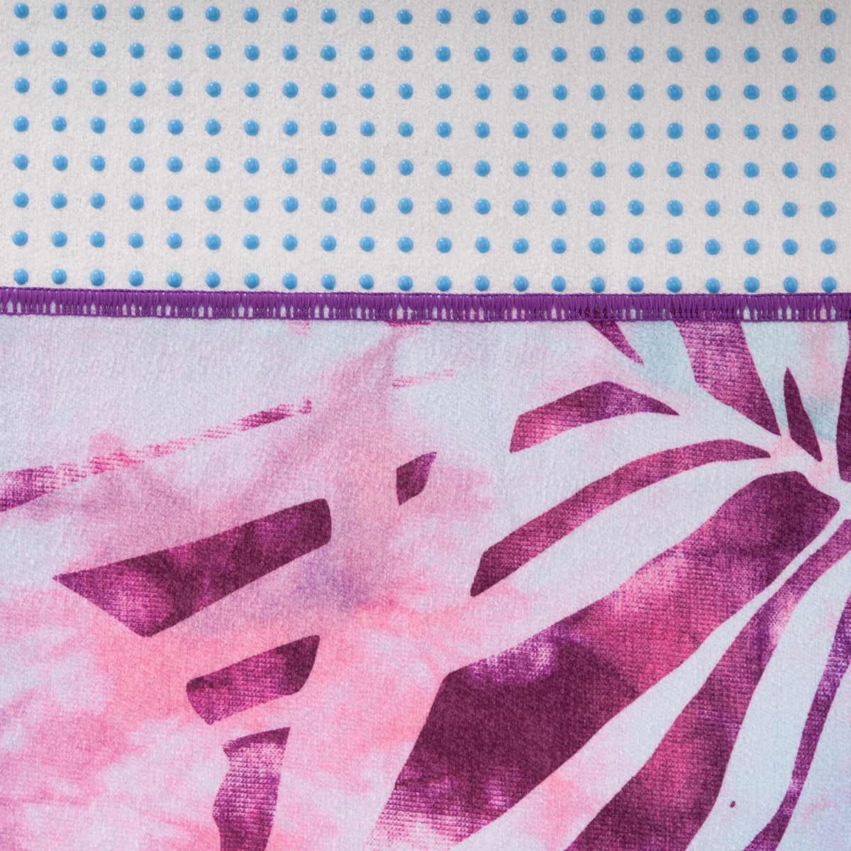 Hot Yoga Grip Towel² with anti-slip Silicone Dots | Arctic Leaves print design